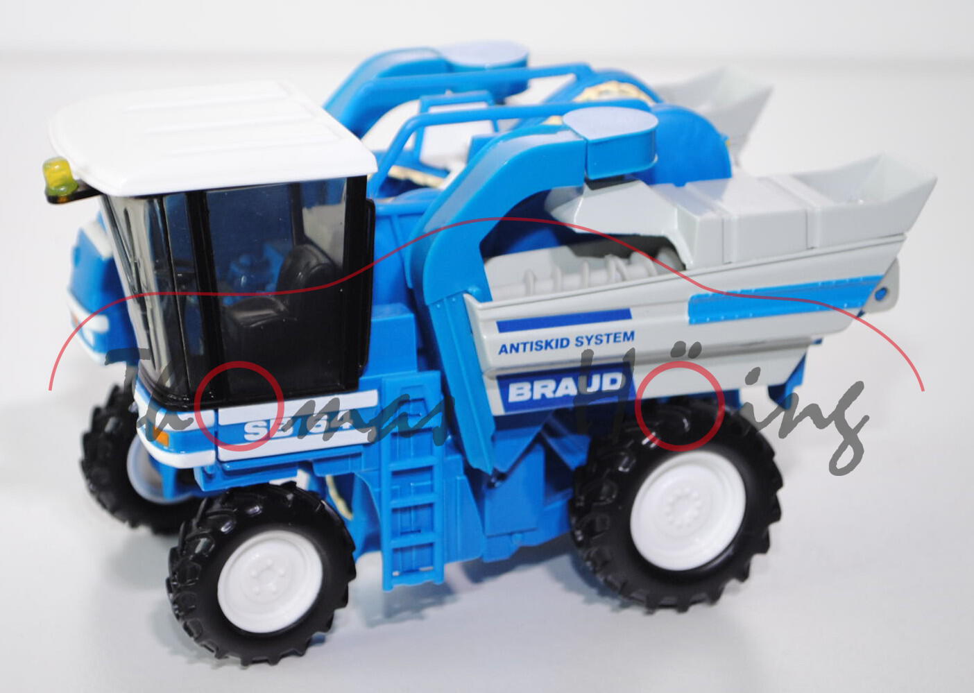 00000 New Holland Braud Traubenvollernter SB64 (Mod. 1994-2000), blau/weiß/grau, SIKU, 1:32, L15