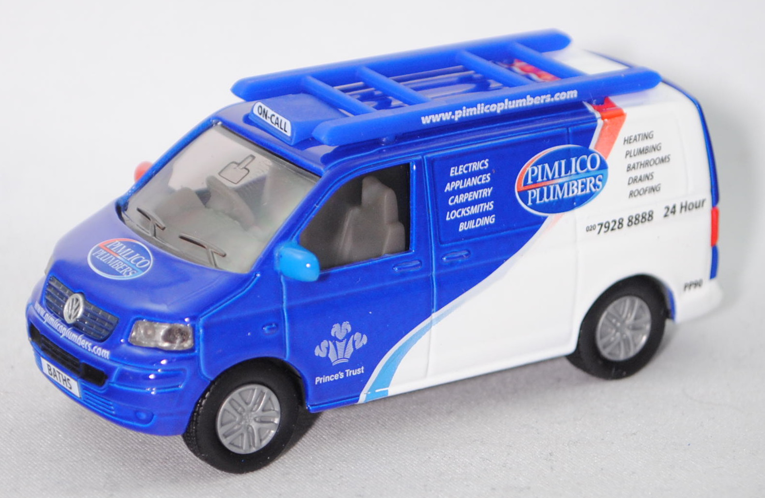 00609 VW T5 Transporter (Typ 7H, Mod. 03-09), blau/weiß, PIMLICO / PLUMBERS / PP90 , Werbebox