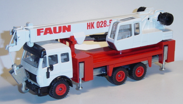 Mercedes SK Faun Teleskop-Autokran, reinweiß/schwarz/verkehrsrot, FAUN HK 028.5, Chassis chrom, L15