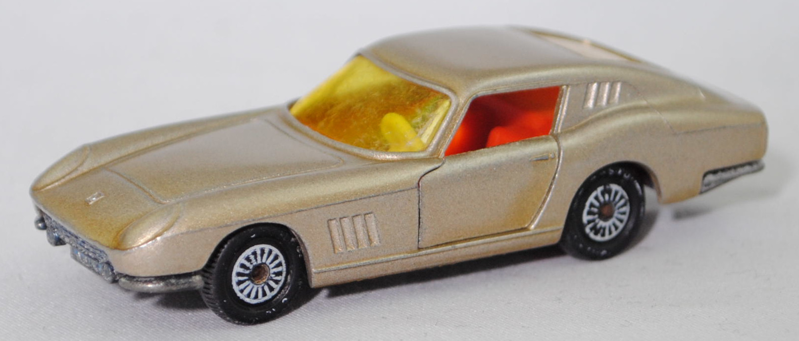 00005 Umbau Ferrari Berlinetta 275 GTB (Tipo 563, 2. Serie, Long Nose / Lange Nase, Modell 1965-1966), blass-goldmetallic, Frontscheinwerfer integriert, Bpr. 1012, W-Germ, R11, SIKU, 1:56, m-