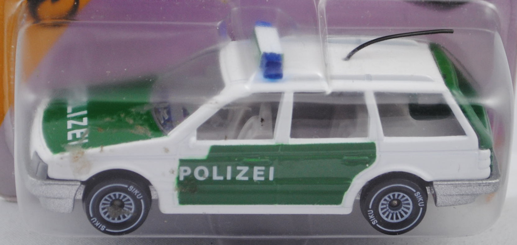 00017 VW Passat Variant (B3, Typ 35i, Modell 1988-1993) Polizei-Lautsprecherwagen, reinweiß, innen l