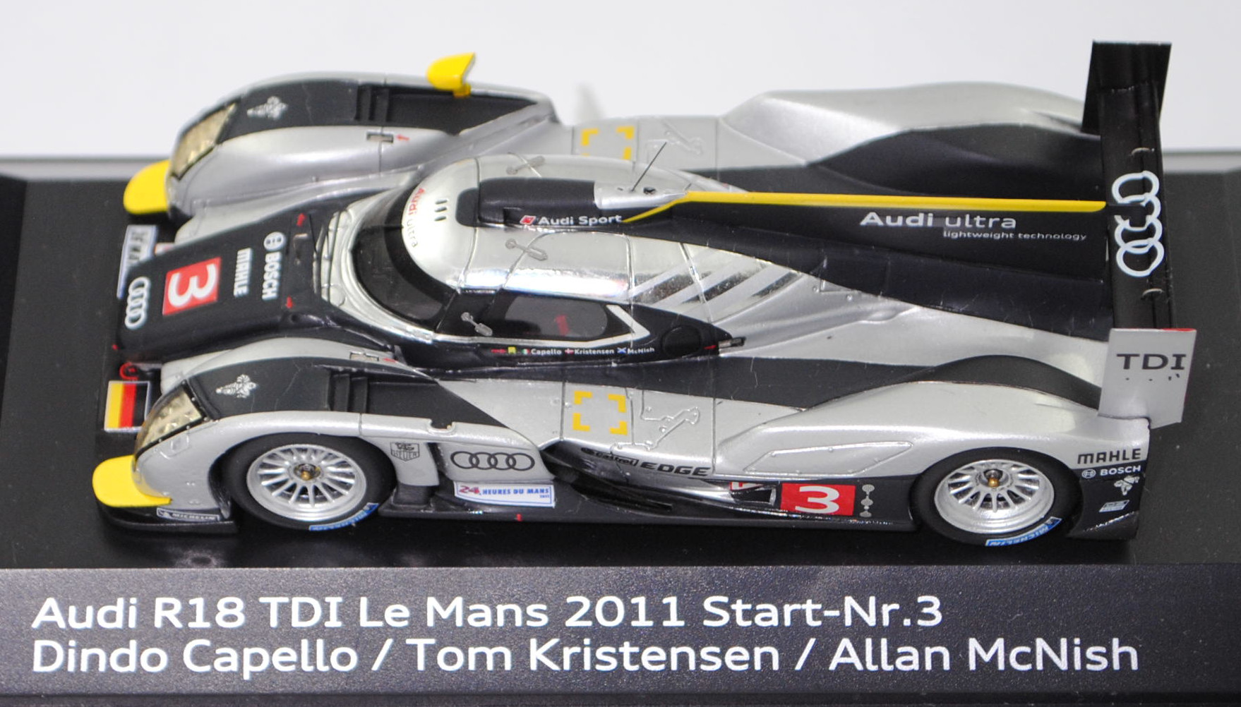 Audi R18 TDI, Le Mans 2011, schwarz/silber, Fahrer: Dindo Capello / Tom Kristensen / Allan McNish, Startnummer 3, Minimax, 1:43, PC-Box Werbeschachtel (Vitrinenmodell, ohne Umverpackung)