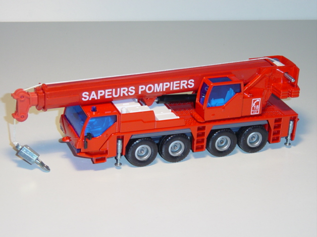 Autokran, verkehrsrot, SAPEURS POMPIERS / C 18 / portable / 112, F