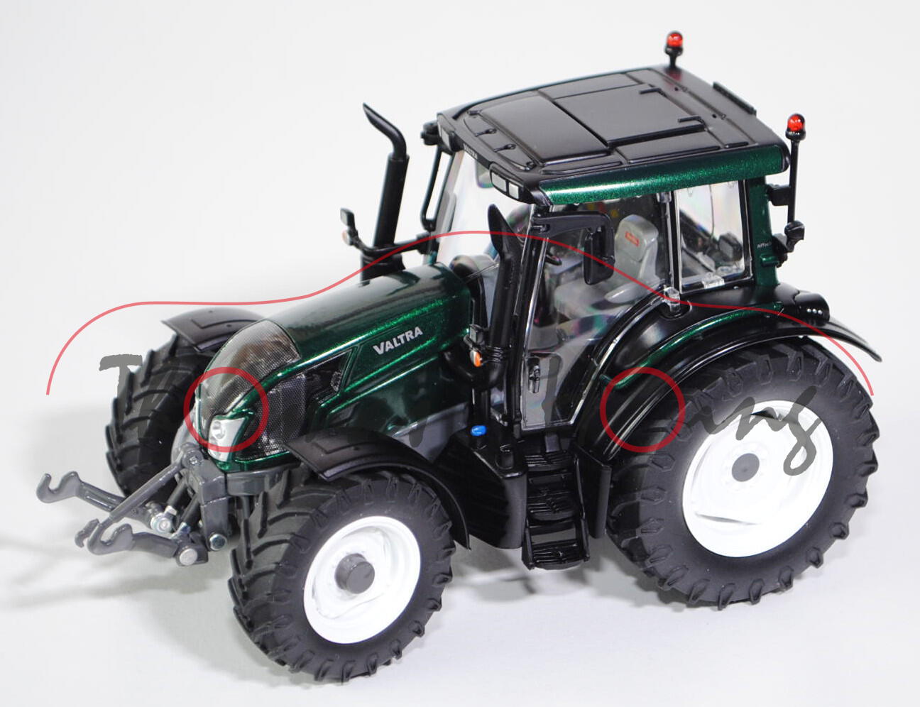 Valtra N143 HT3 Traktor, moosgrünmetallic/schwarz, Sondermodell SIMA 2013, 1:32, Wiking, Werbeschach