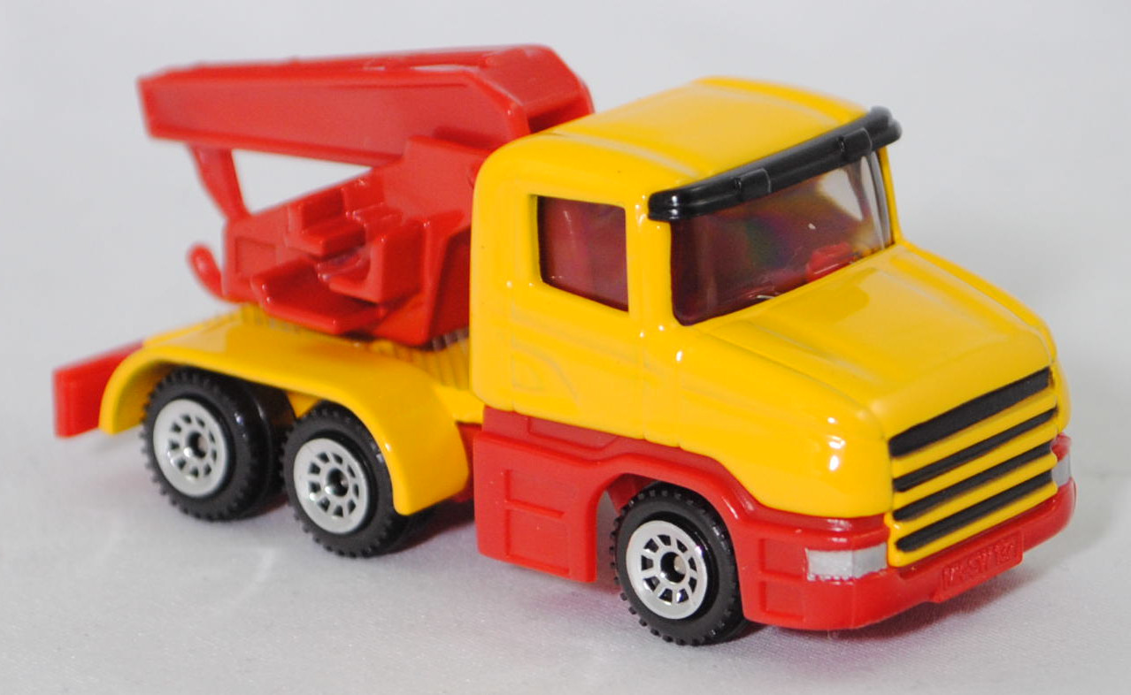 00004 Scania T114GB 6x4 NZ 340 (Serie 4, Fahrerhaustyp CT14, Modell 1995-1998) Abschleppwagen, gelb, Ausleger mit Abschlepphaken rot, C1 chrom, SIKU SUPER, 1:86, m
