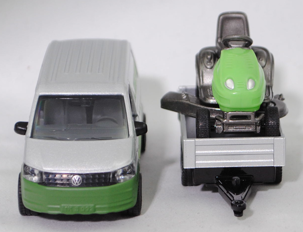 00000 VW T6 Transporter Kastenwagen 2.0 TSI (Modell 2015-2019) mit Tandem-Rückwärtskipper und Rasentraktor MTD YaRD-MaN, silber und grün/schwarz, SIKU SUPER 1:50, L17mpK