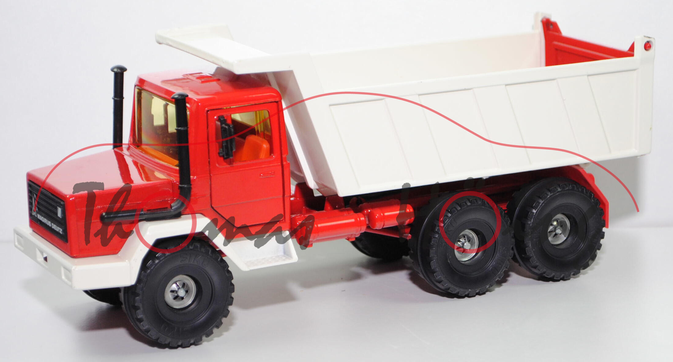 00000 Magirus-Deutz 256 D 26 AK 6x6 (3. Gen. Eckhauber, Modell 1977-1981) Muldenkipper, rot/weiß, SIKU, 1:27