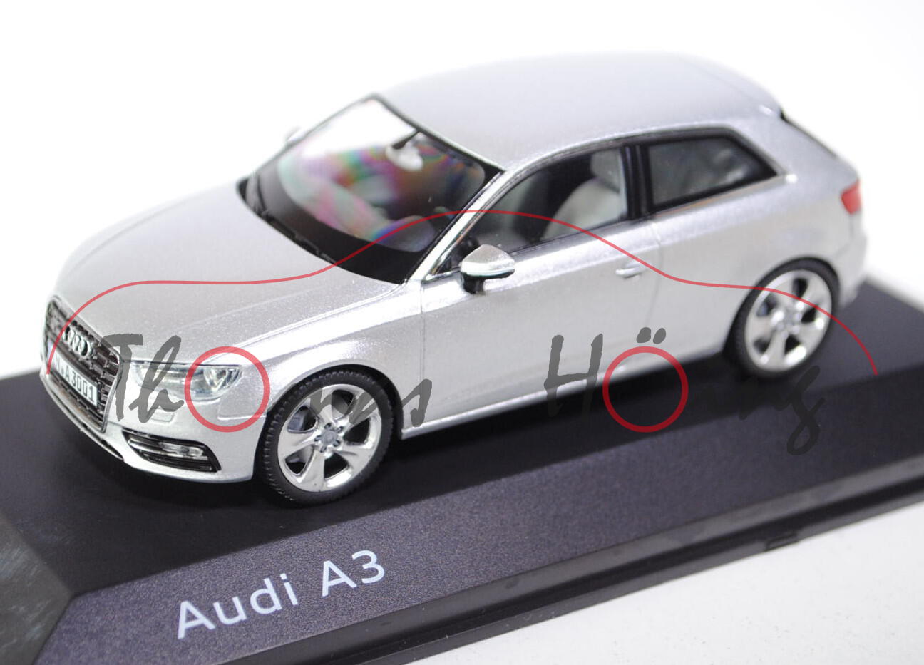 Audi A3 1.8 TFSI quattro / 2.0 TDI quattro (Typ 8V, Modell 12-16), eissilber met., Schuco, 1:43, mb