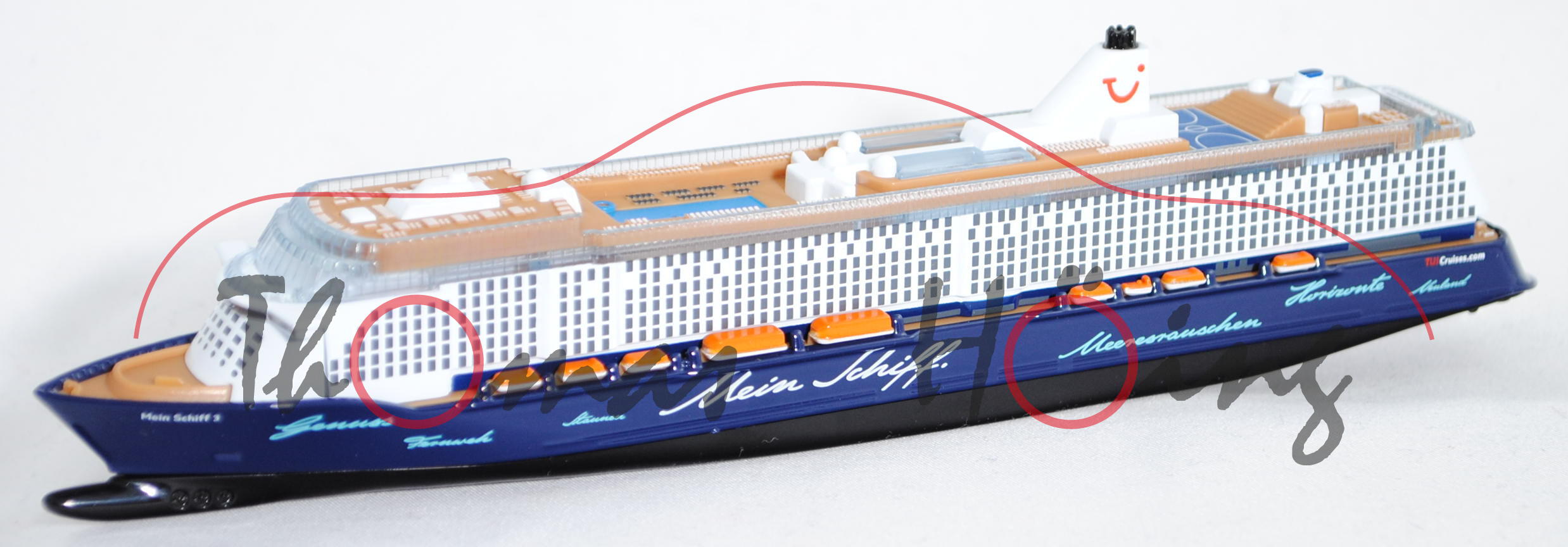 Kreuzfahrtschiff Mein Schiff 3 (Baunummer 1383, Modell 2014-), reinweiß/kobaltblau/schwarz, Genuss F