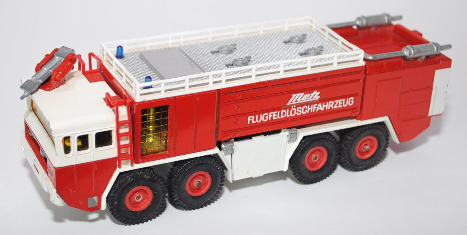 Faun Metz-Flugfeldlöschfahrzeug, verkehrsrot/weiß, METZ / FLUGFELDLÖSCHFAHRZEUG / FEUERWEHR / NOTRUF