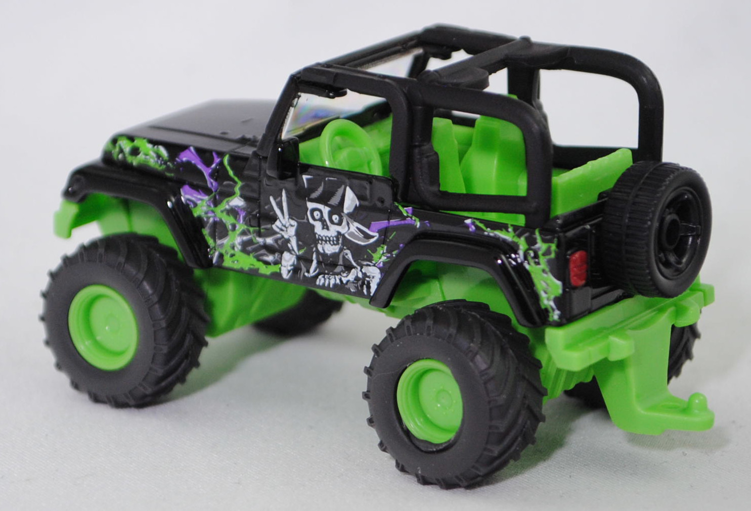 00000 Jeep Wrangler Sport 4.0 (2. Generation, Baureihe TJ, Facelift 2002, Modell 2002-2006) Big Wheel, schwarz, SIKU SUPER, 1:55, P29f