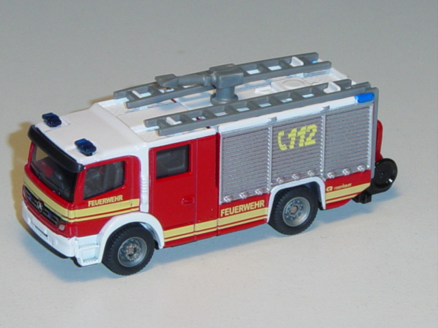 Mercedes Feuerwehr Tanklöschfahrzeug, karminrot/reinweiß, FEUERWEHR / C 112 / R rosenbauer, 1:87