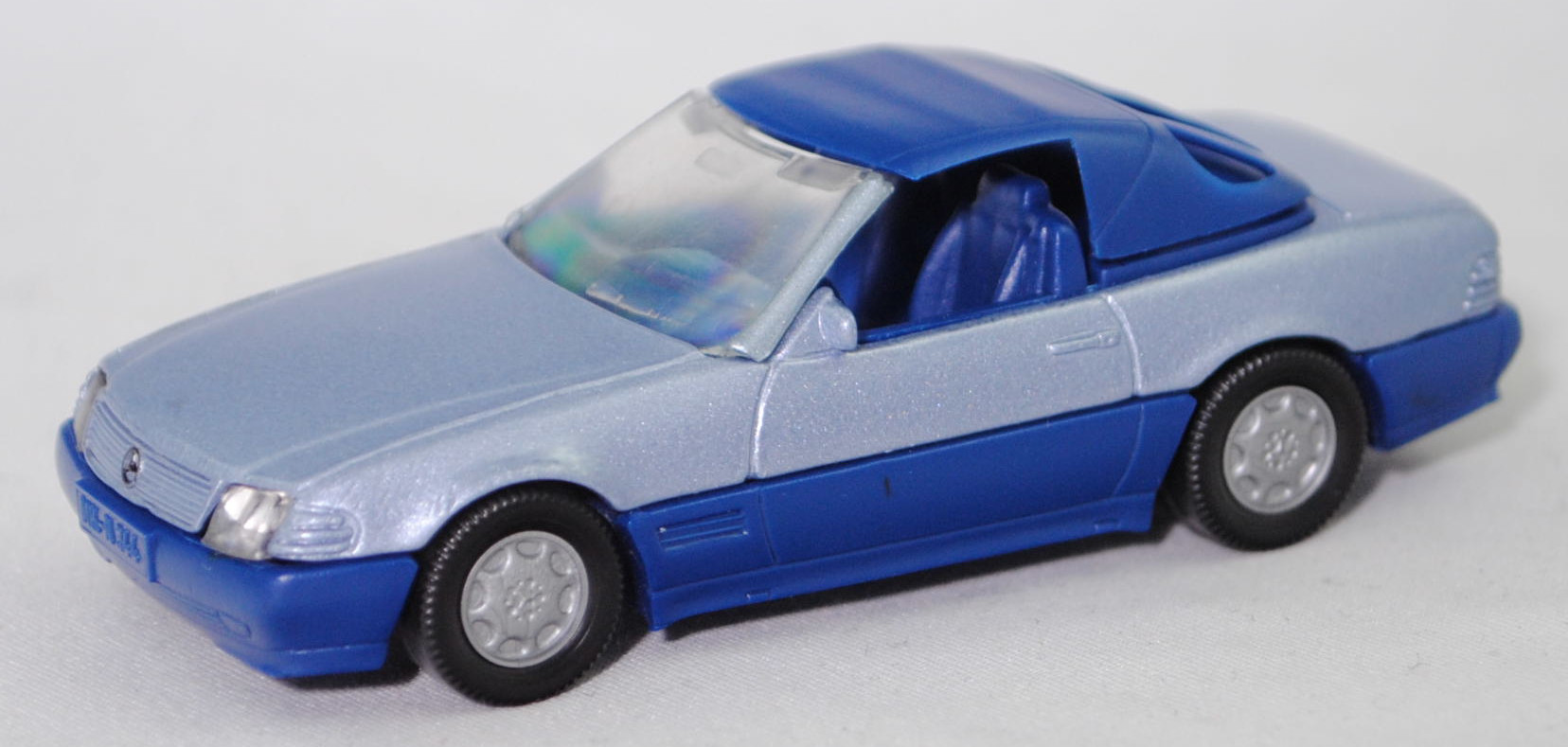 00005 Mercedes-Benz 500 SL mit Verdeck (Hardtop) (R 129, Modell 1989-1992), silberblaumetallic/saphirblau, Scheibe seitlich lackiert, Heckklappe mit Stern, Hong, B7, SIKU, 1:55, m