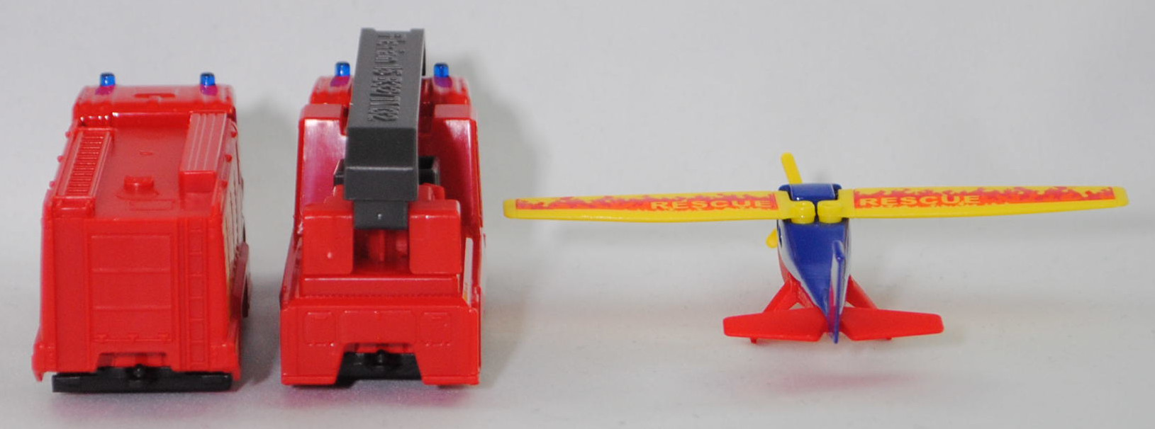00002 Geschenkset Feuerwehr: Scania R380 Tanklöschfahrzeug + Rosenbauer Hubrettungsbühne auf Scania R380 Fahrgestell + Sportflugzeug + Zubehör, SIKU SUPER, P33R