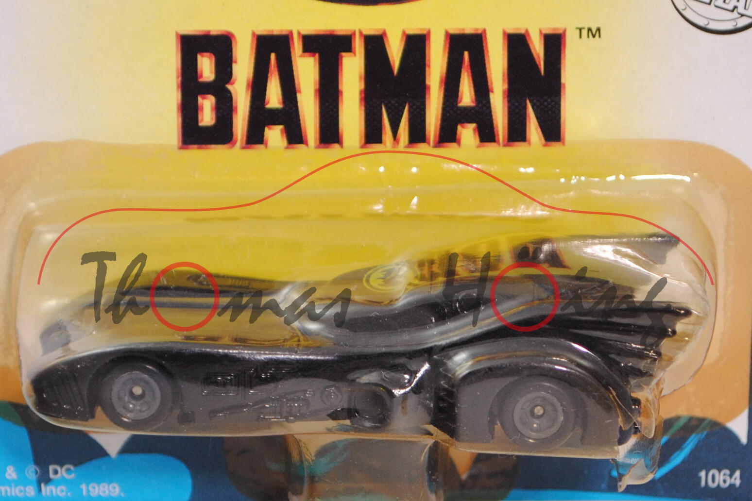 BATMOBILE von BATMAN (aus Filmen Batman +  Batmans Rückkehr), schwarz, ERTL, 1:64, Blister