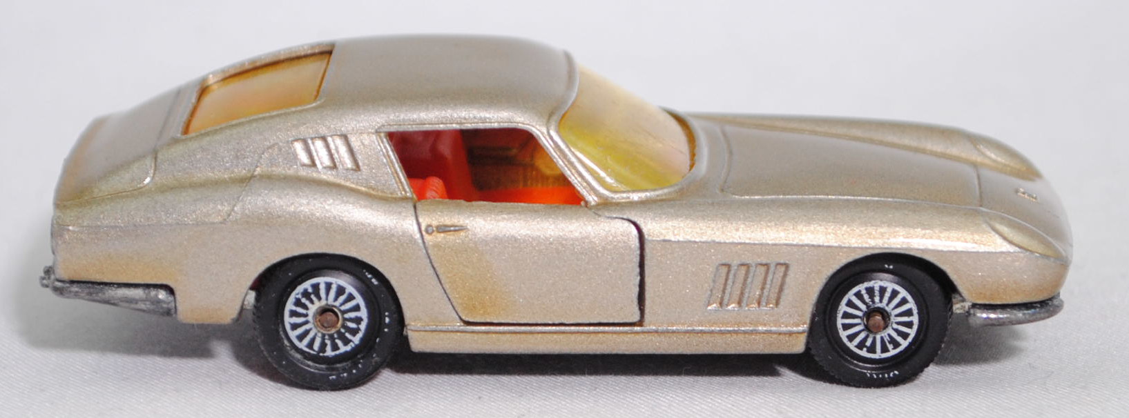 00005 Umbau Ferrari Berlinetta 275 GTB (Tipo 563, 2. Serie, Long Nose / Lange Nase, Modell 1965-1966), blass-goldmetallic, Frontscheinwerfer integriert, Bpr. 1012, W-Germ, R11, SIKU, 1:56, m-