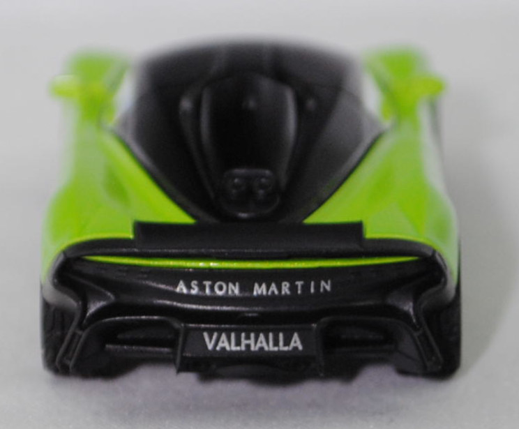 00000 Aston Martin Valhalla (1. Generation, TM01, Modell 2025-), Karosserie hell-gelbgrünmetallic, innen schwarz, Dach schwarz, B54 schwarz, SIKU SUPER, 1:59, P29f