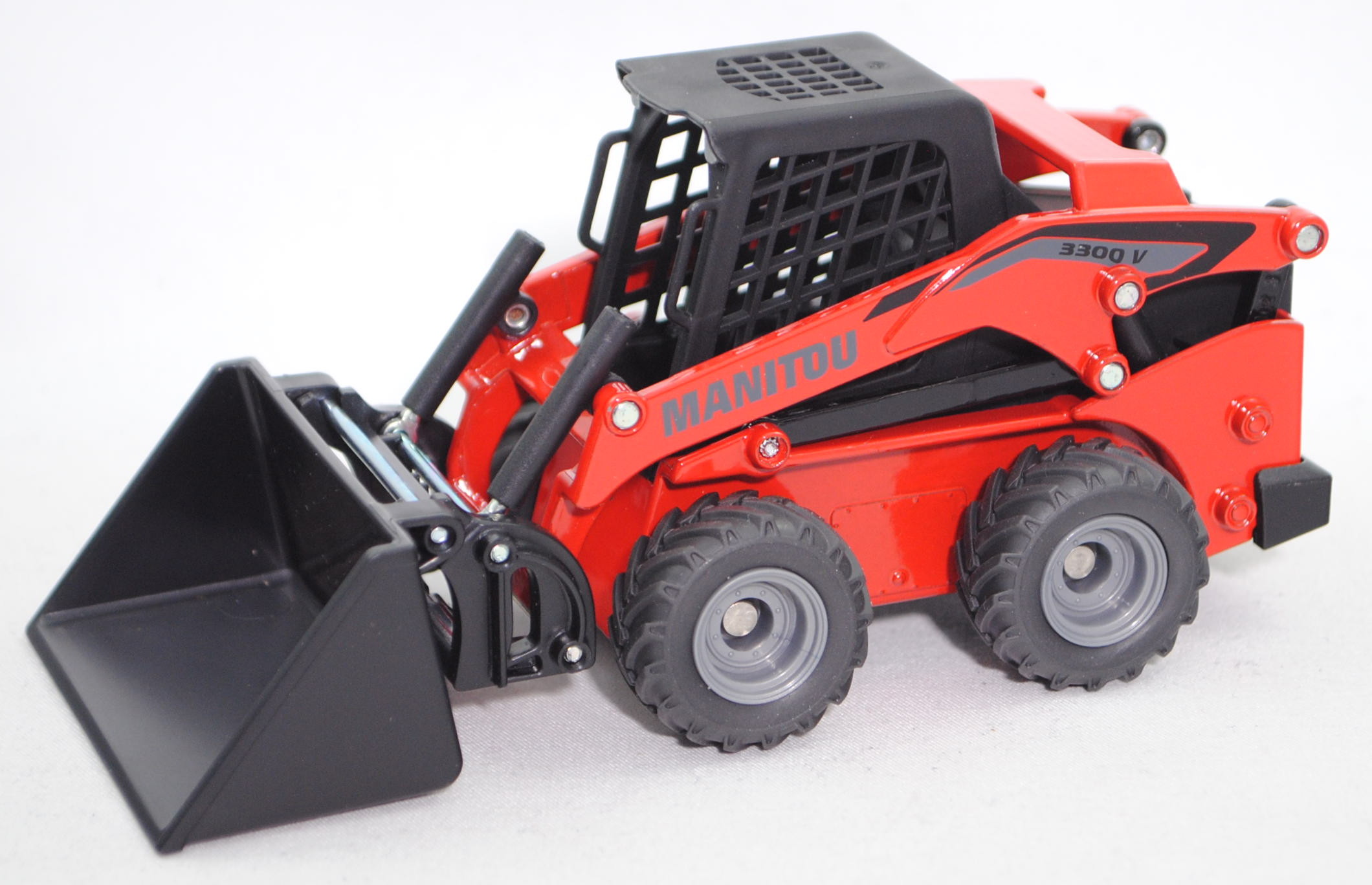 00000 Manitou 3300V NTX:2 Kompaktlader (Modell 2018-), schwarz/rot, SIKU FARMER, 1:32, L17mpK