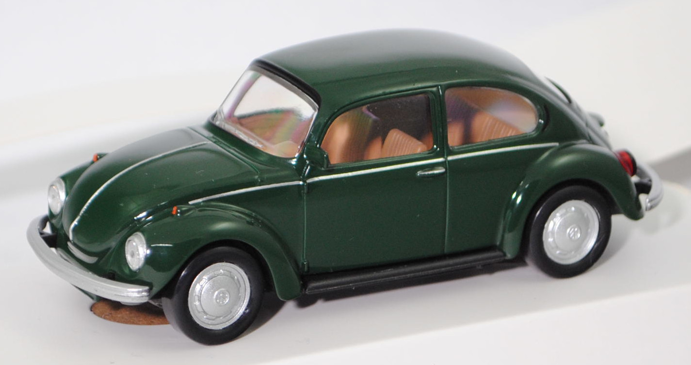 VW Käfer / Coccinelle 1303 Limousine (1. Generation, Typ 11 Modell 111, Modell 1972-1974, Baujahr 1973), moosgrün, innen hell-braunbeige, Norev Jet-car, 1:43, mb