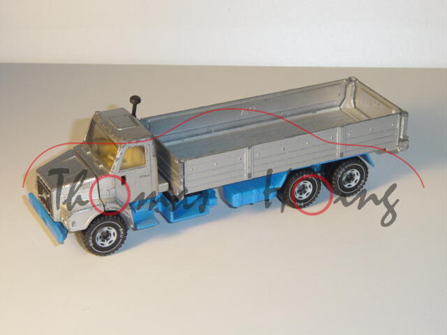 Volvo F 10 Turbo 6 mit Pritsche, silbergraumetallic/himmelblau, LKW10, Spiegel+Plane weg, Heckleucht