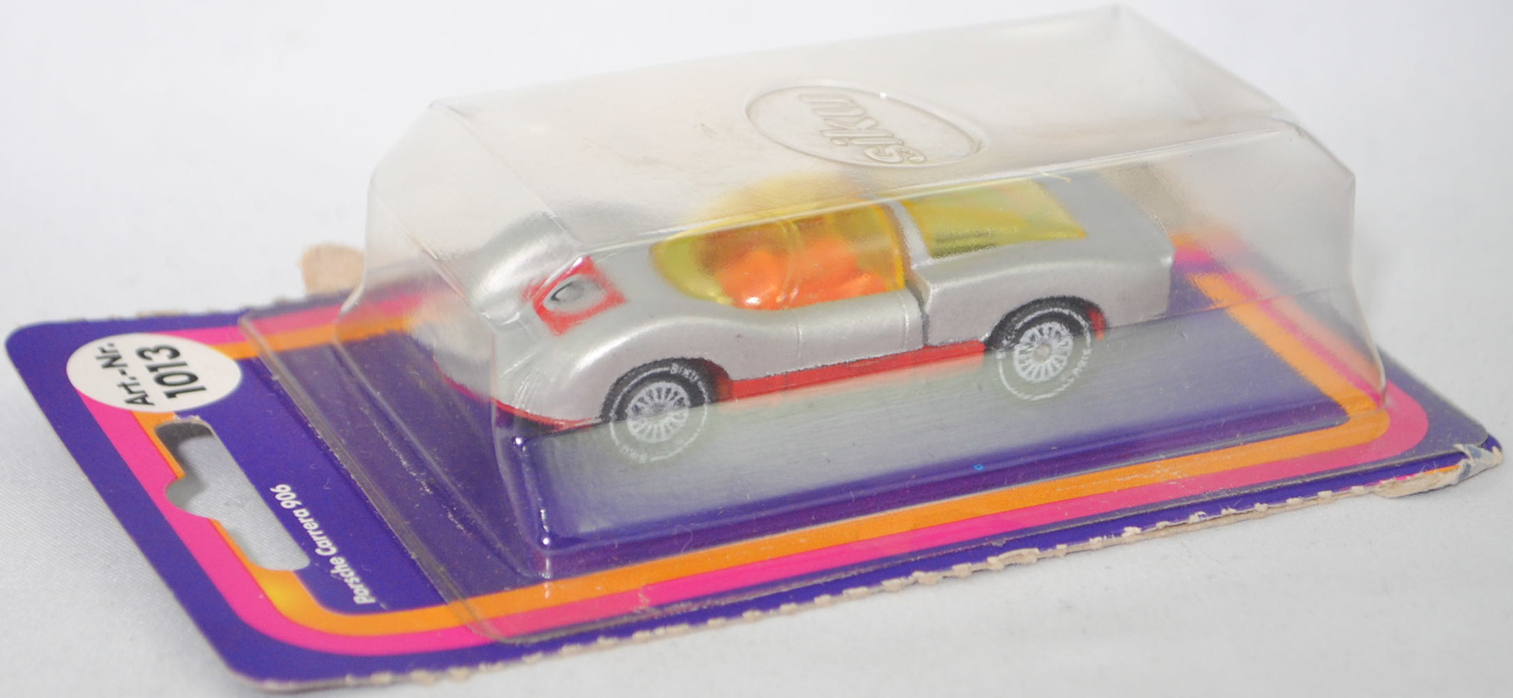 00006 Porsche 906 Carrera 6 (Typ Standard Coupé, Modell 1966-1966), silbergraumetallic/verkehrsrot, Nr. 6, Bpr. V 285 / 1013, W-Germ, Verglasung gelb, R11, SIKU SUPER, 1:59, P17 (Farbe) m-