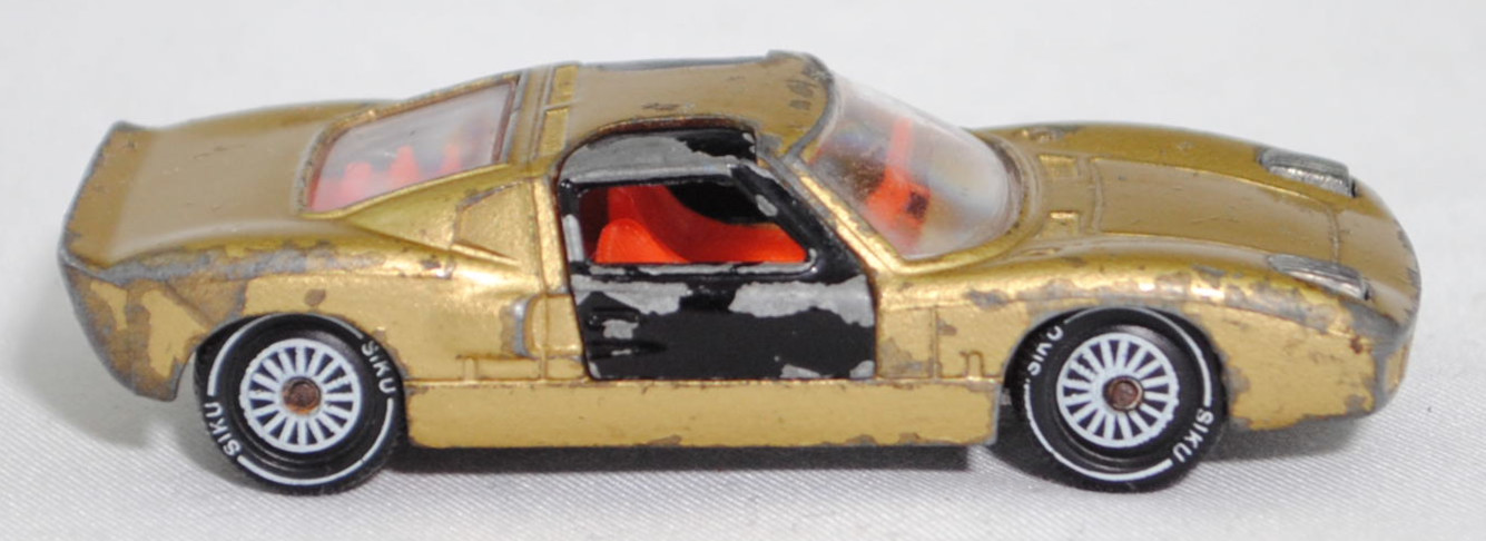 00005 Ford GT40 (Mk I bzw. Mark 1, Modell 1965-1967), Karosserie goldmetallic, Türen schwarz, Bpr. V 296 / W-Germ, Verglasung klar, R11 gerillt, SIKU SUPER, 1:57, vsc