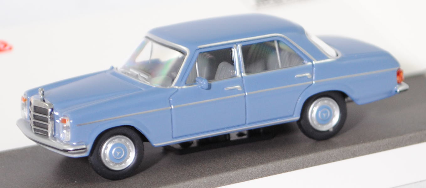 Mercedes-Benz 200 D/8 (1. Generation, Baureihe W 115, Serie 1, Modell 1967-1973), hell-fernblau (vgl. blau, Farbcode 903), Schuco by Minimax, EDITION 1:64, mb