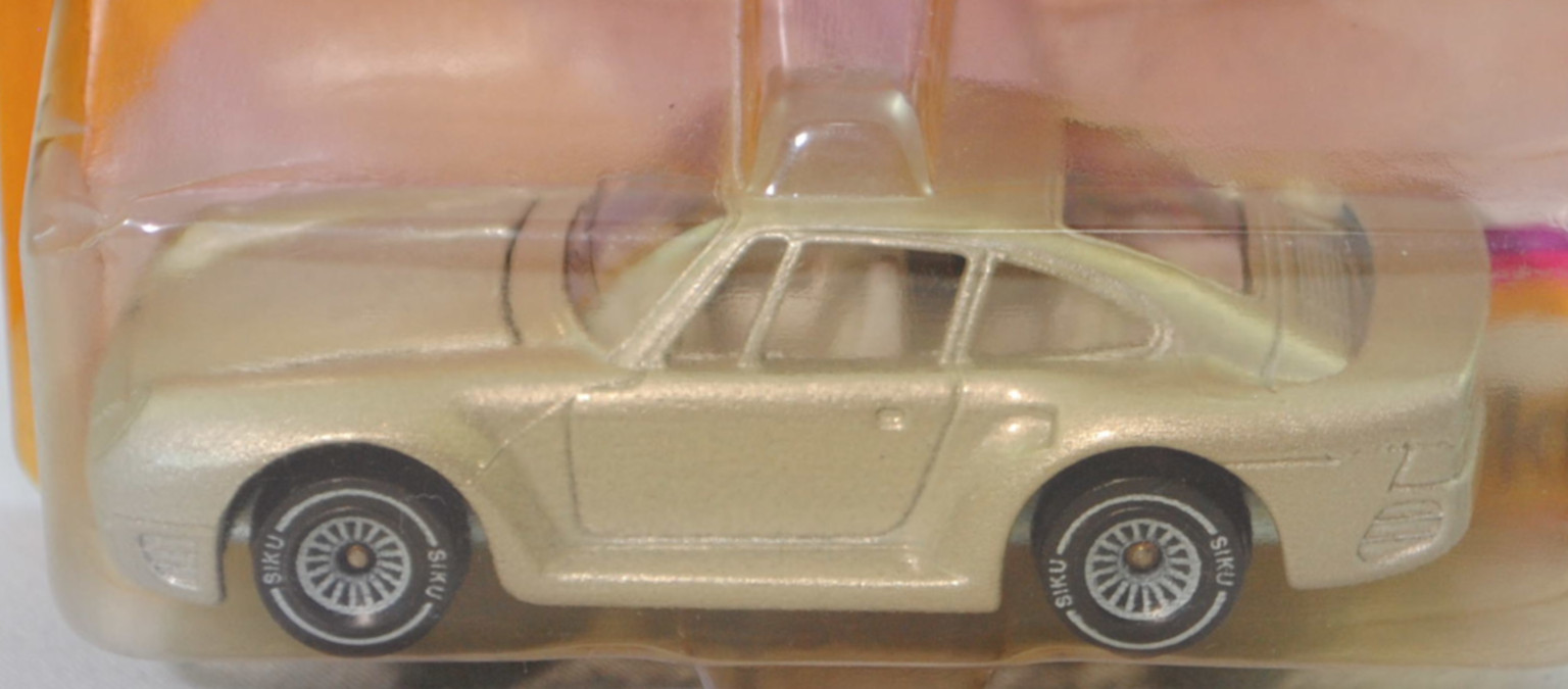 00006 Porsche 959 (Modell 1986-1988), champagnermetallic, Heckflügel offen, B4, SIKU, 1:55, P23 vergilbt