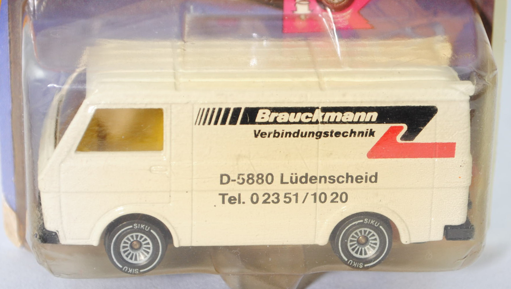 VW LT 28 Kastenwagen (Mod. 1975-1986), cremeweiß, Brauckmann / Verbindungstechnik, links D-5880 Lüde