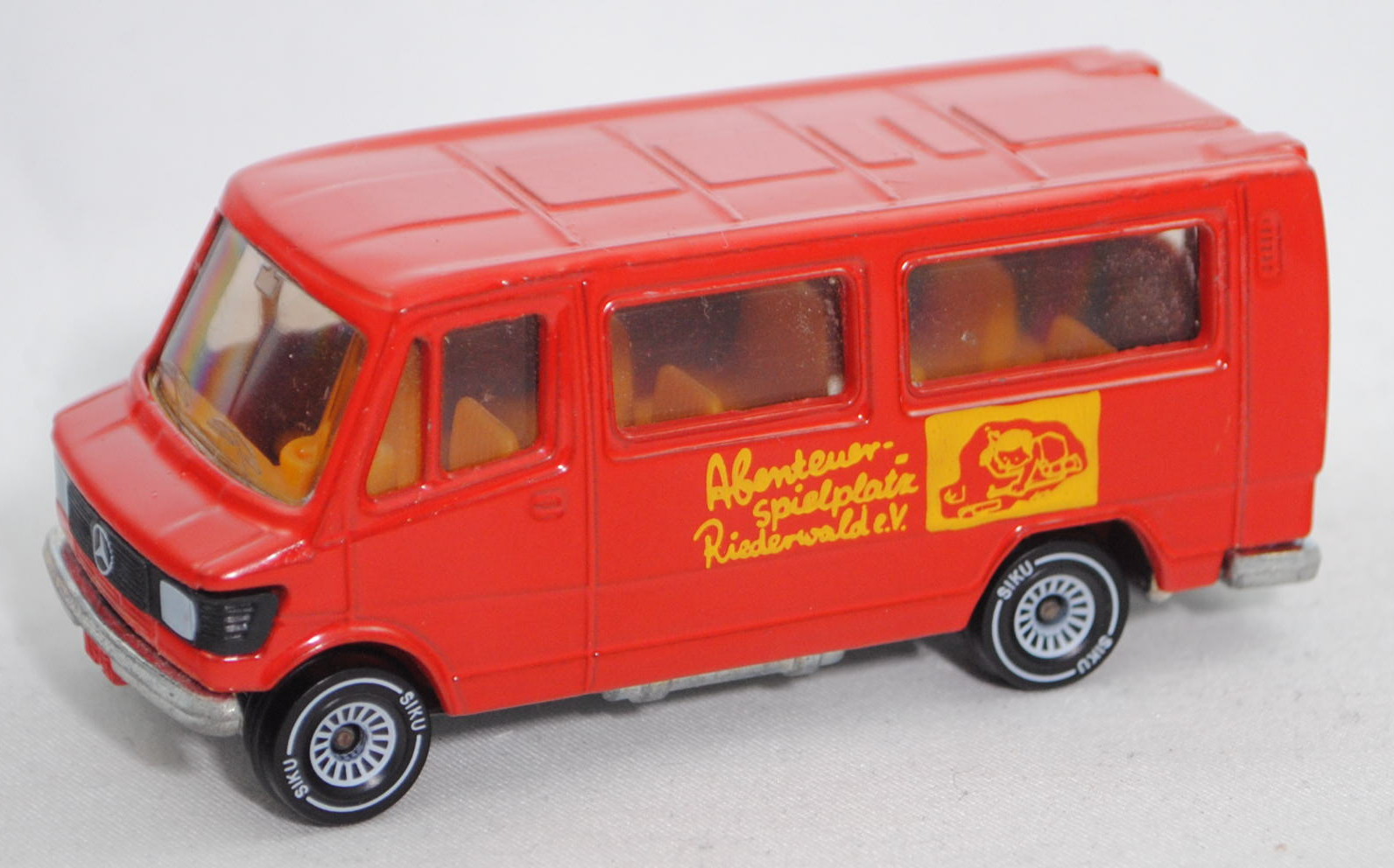 Mercedes-Benz 208 (Mod. 77-82) Bus, rot, Abenteuer-/spielplatz/Riederwald/SJD-Die Falken/SPIELMOBIL