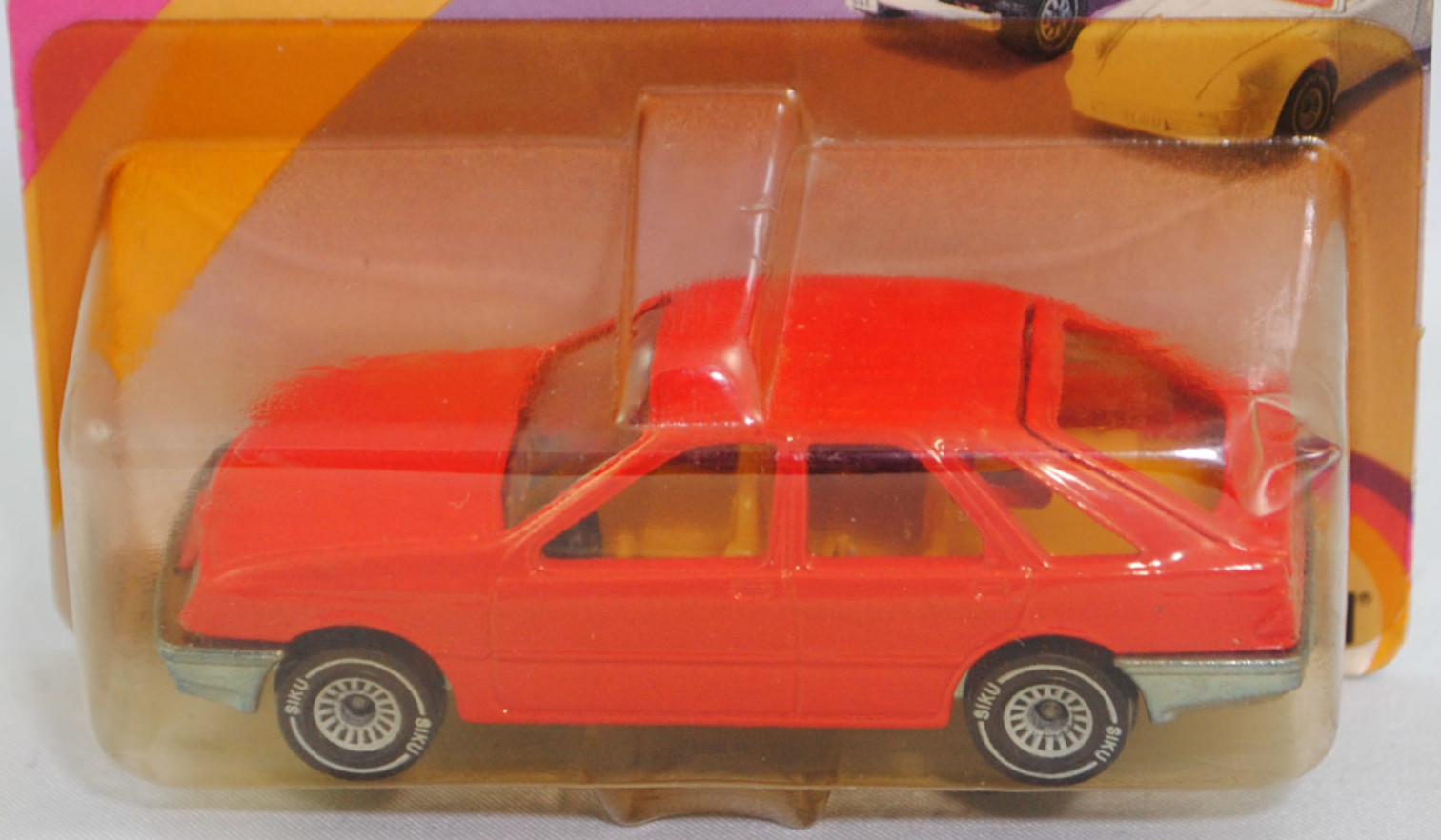 00000 Ford Sierra 2.3 Ghia (1. Generation, Typ Sierra '82 oder Mk1, GBC, Vorfacelift, Modell 1982-1984), hell-verkehrsrot, innen chromgelb, SIKU SUPER, 1:55, P23 vergilbt