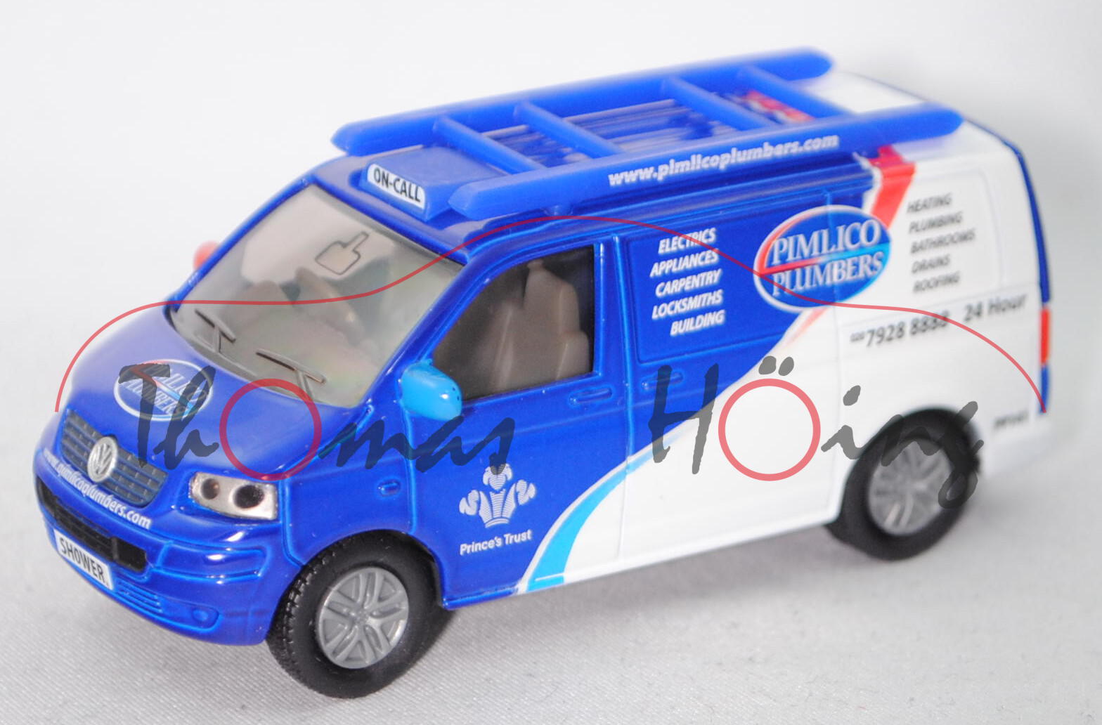 00606 VW T5 Transporter (Typ 7H, Mod.  2003-2009), blau/weiß, PIMLICO / PLUMBERS / PP141 / SHOWER
