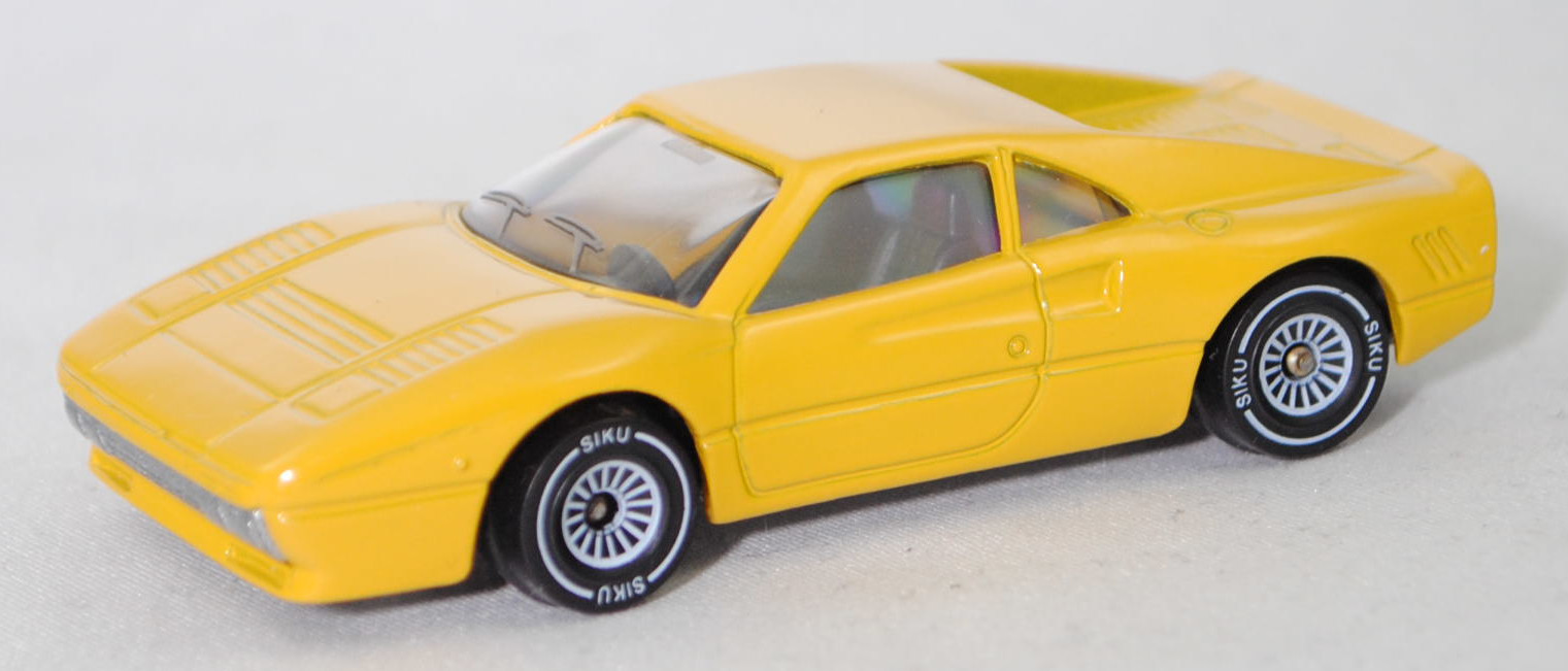 00006 Ferrari GTO (1. Generation, auch Ferrari 288 GTO genannt, F114, Modell 1984-1986), dunkel-kadmiumgelb, innen schwarz, Chassis silber, Hong, SIKU SUPER, 1:55, m