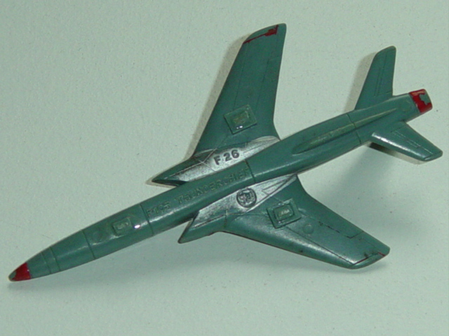 F 105 Thunderchief, U.S.AIR FORCE, Fahrwerk komplett weg, Aufkleber weg bzw. nicht leserlich, 1:250,