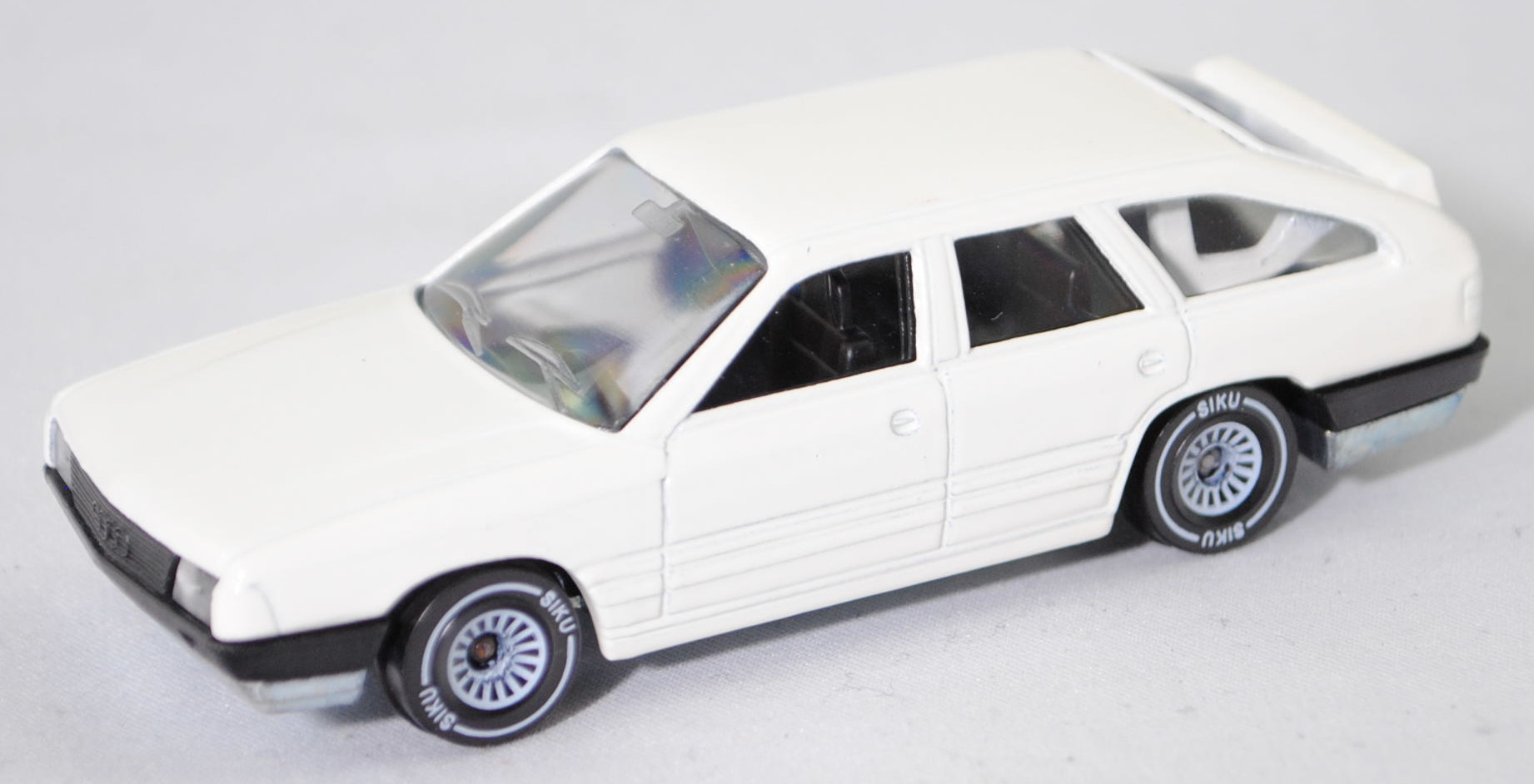 00004 Audi 100 Avant 2.1 (3. Generation, C3, Typ 44, Vorfacelift (Vfl), Modell 1983-1984), reinweiß, SIKU SUPER, 1:56, m