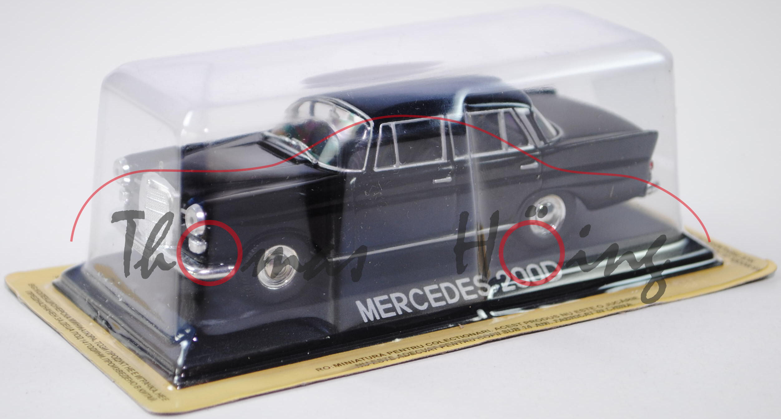 Mercedes-Benz 200 D (Baumuster W 110 kleine Heckflosse, Modell 1965-1968), schwarz, Street Car Colle