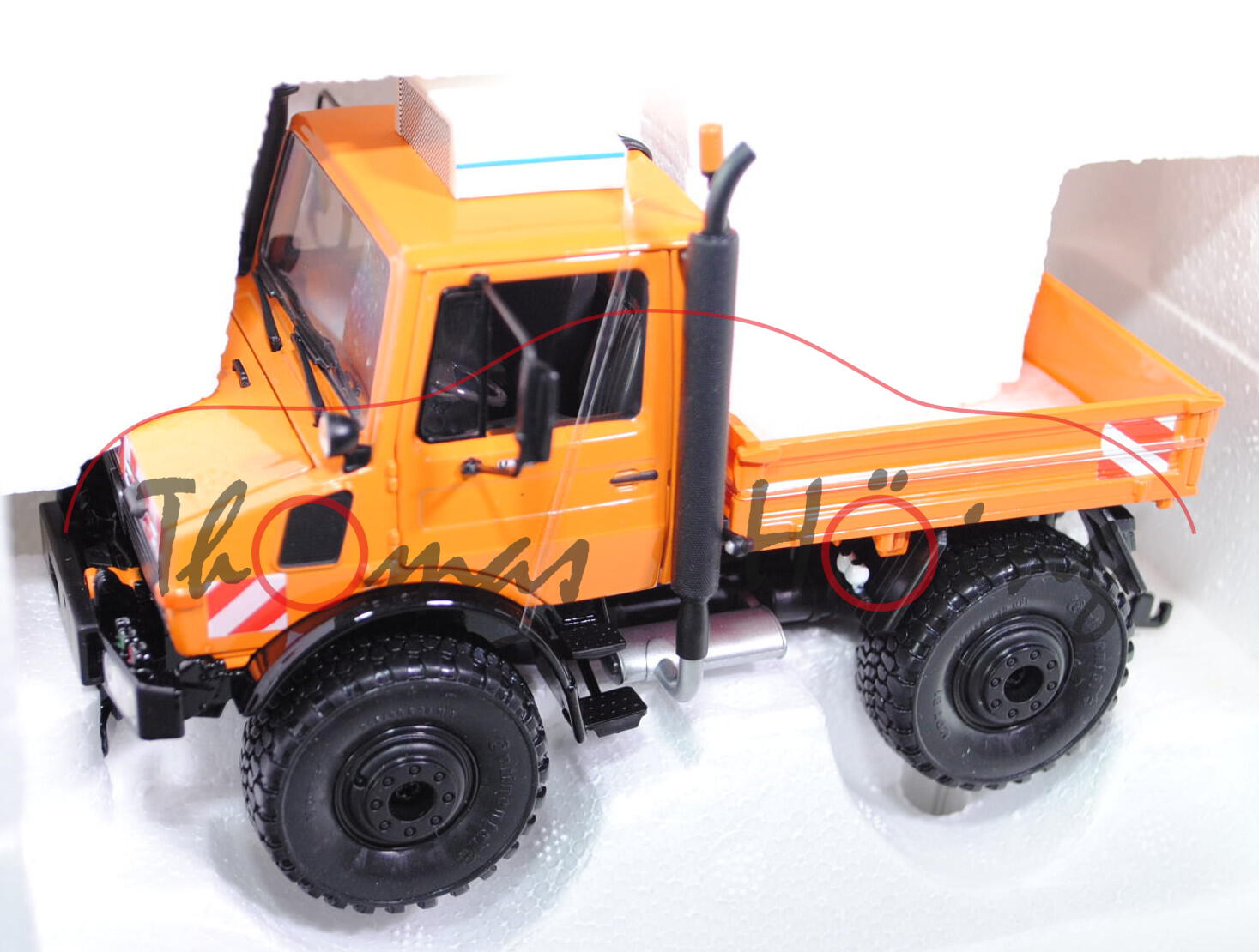 Mercedes-Benz Unimog U 1600, kommunalorange/schwarz, Felgen schwarz, Schuco, 1:32, mb