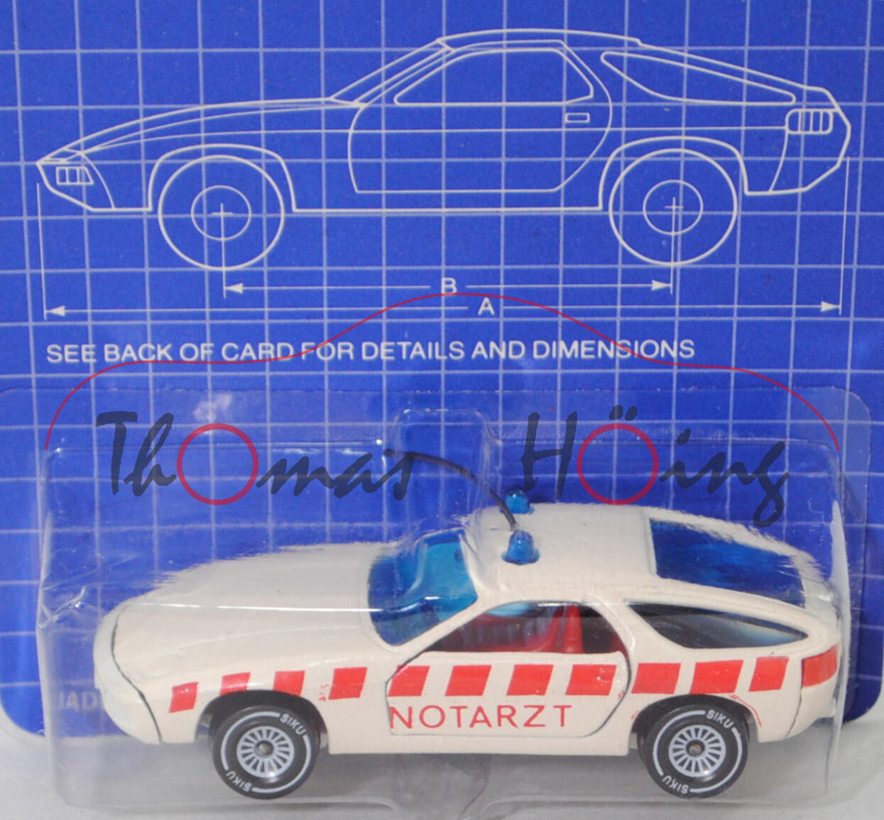 00001 Porsche 928 (Modell 1977-1979) Notarztwagen, cremeweiß, NOTARZT, Bpr. 1037 bündig, ohne CE-Zeichen, SIKU, 1:56, P22 EUROBUILT