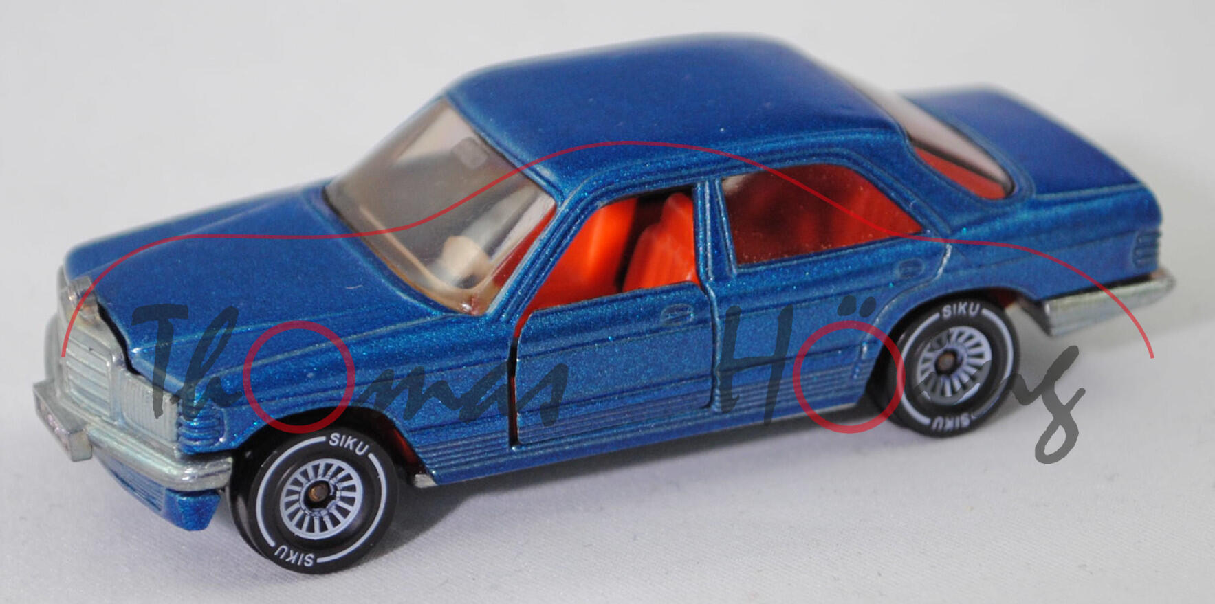 00005 Mercedes-Benz 500 SE (W 126, Modell 1980-1981), hell-grünblaumetallic, Chassis chrom, Loch mittig im Chassis geschlossen, ohne CE-Zeichen, Verglasung rauch, B4, SIKU, 1:62, m