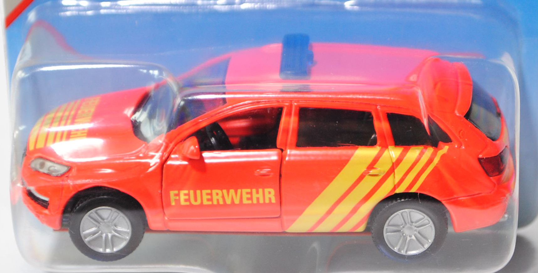 00001 Audi Q7 4.2 FSI quattro (Typ 4L, Modell 2006-2009) Feuerwehr-Einsatzleitwagen, leuchtrot, inne