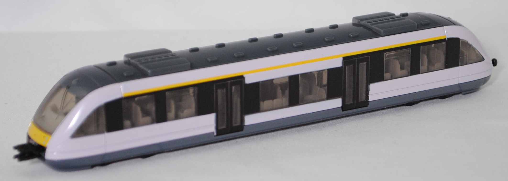 00701 IE Nahverkehrszug (Regionaltriebwagen Alstom Coradia LINT 27, Baureihe 640, Modell 1999-), grauviolett, Kupplung mit seitliche Führungen, SIKU SUPER 1:120, 1:114, P29f (Limited)