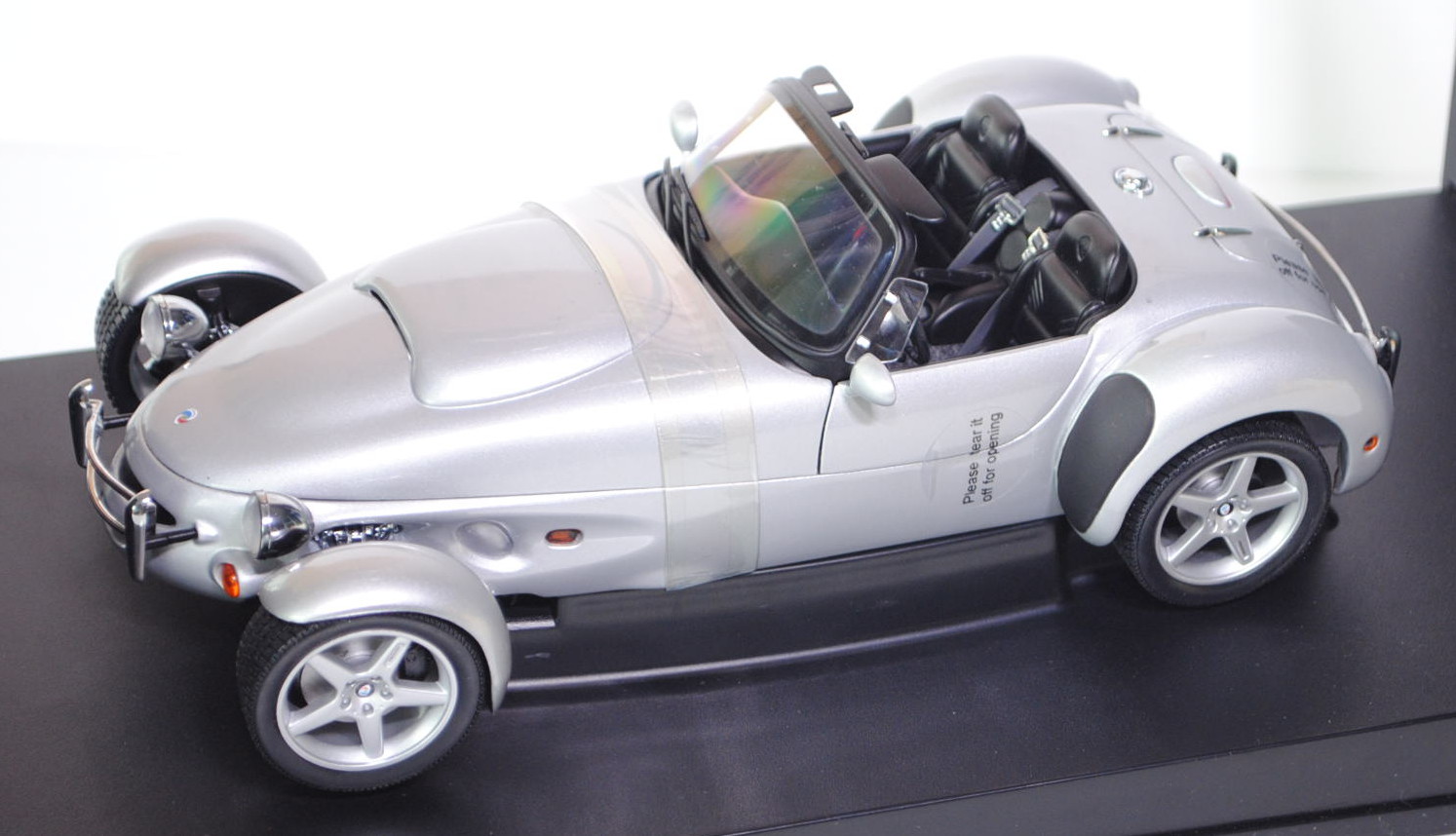 Panoz AIV Roadster, Modell 1996-1999, silber, AUTOart, 1:18, mb