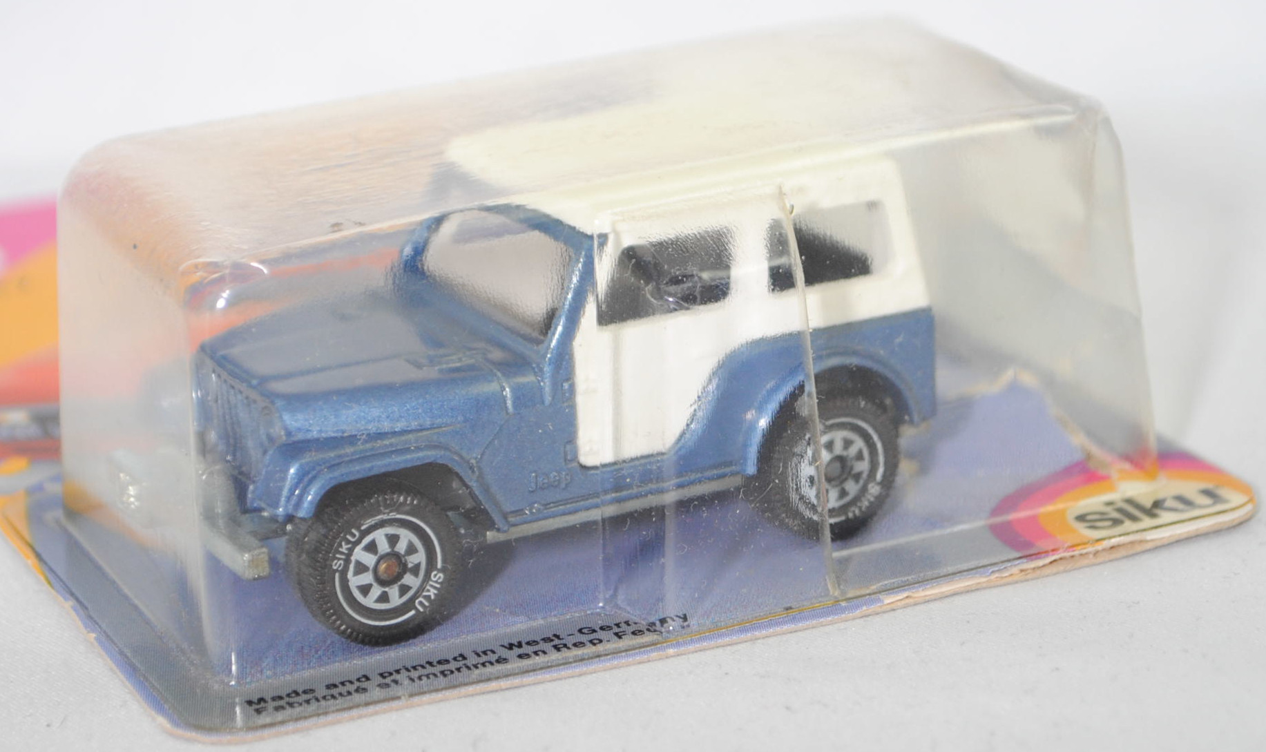 00002 Jeep CJ-5 2.5L (Modell 1979-1983) mit Fiberglas Hardtop (von Siku als Jeep CJ-7 bezeichnet), hell-violettblaumetallic, innen schwarz, ohne CE-Zeichen, B5, SIKU SUPER, 1:55, P21 (war offen)