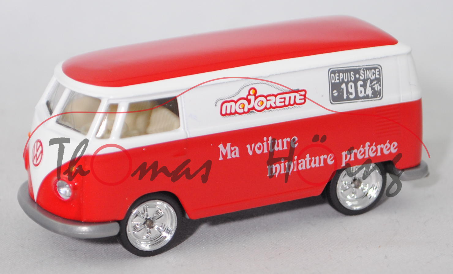 VW Transporter Kastenwagen (Typ 2 T1, Mod. 1960-1963) (Nr. 243A-3), weiß/rot, majorette, 1:59, mb