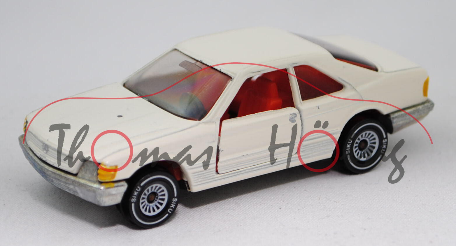 00001 Mercedes-Benz 500 SEC (Baureihe C 126, Baumuster 126.044, Modell 1981-1985), cremeweiß, innen 