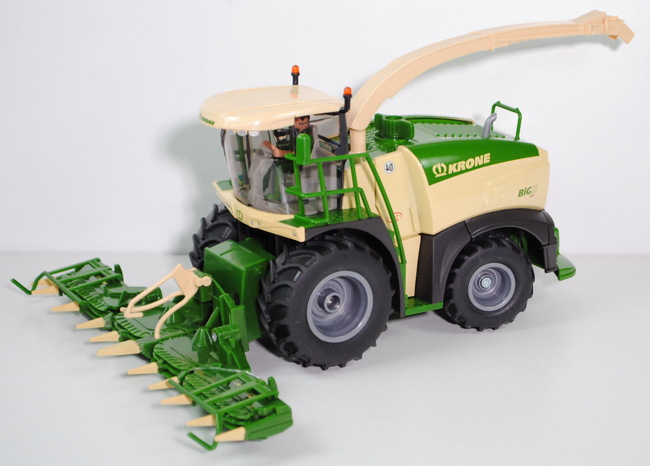 Krone BiG X 580 Maishäcksler (Modell 2013-) mit Häcksler-Vorsatz EasyCollect 750-3 (3-teilig für 10