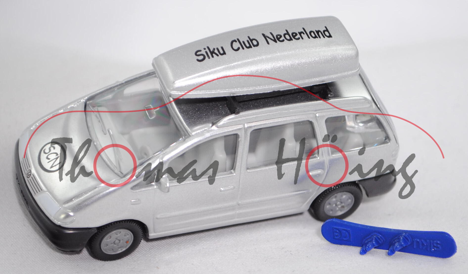 00000 VW Sharan I 2.8 VR6 (Typ 7M, Mod. 95-00) mit Dachbox, weißalu, SCN, Werbebox (Limited Edition)