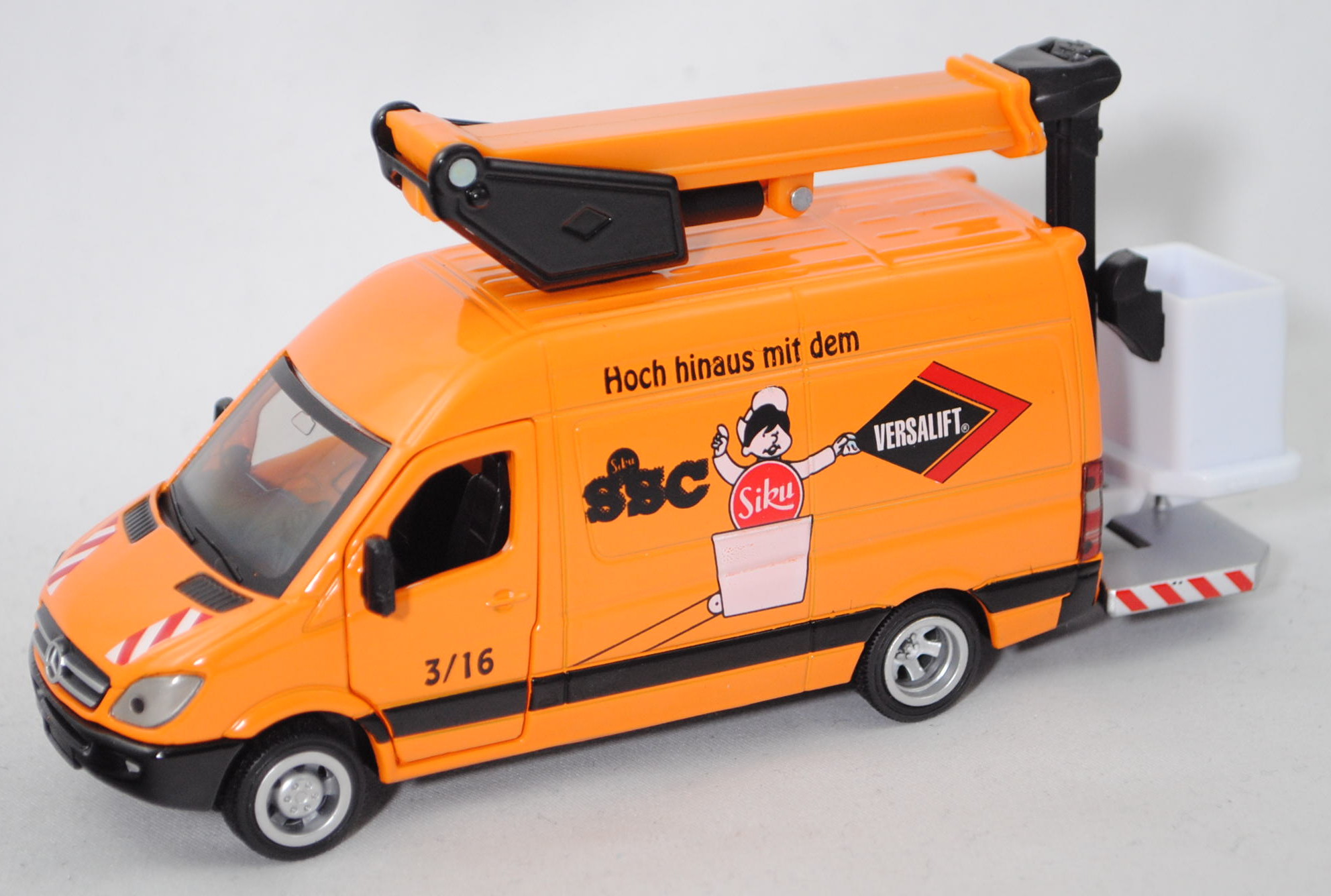 00000 Mercedes-Benz Sprinter II mit Hubarbeitsbühne, orange/schwarz, SSC / VERSALIFT® / 3/16, L17mpK