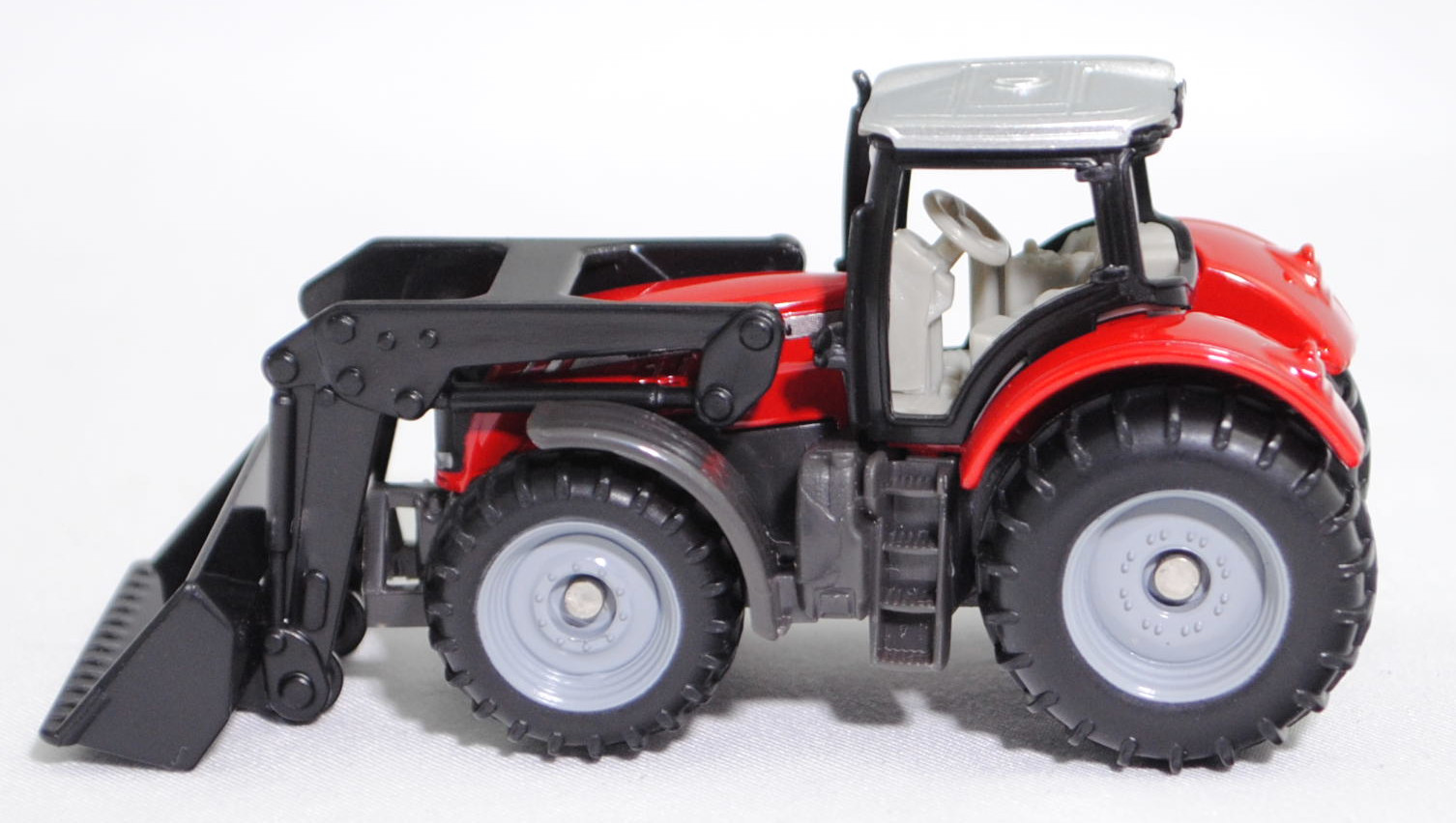 00000 Massey Ferguson MF 8737 Dyna-VT Efficient (Modell 2014-2017) mit Massey Ferguson MF 988 Frontlader, karminrot, Frontlader schwarz, SIKU SUPER, 1:81, P29f