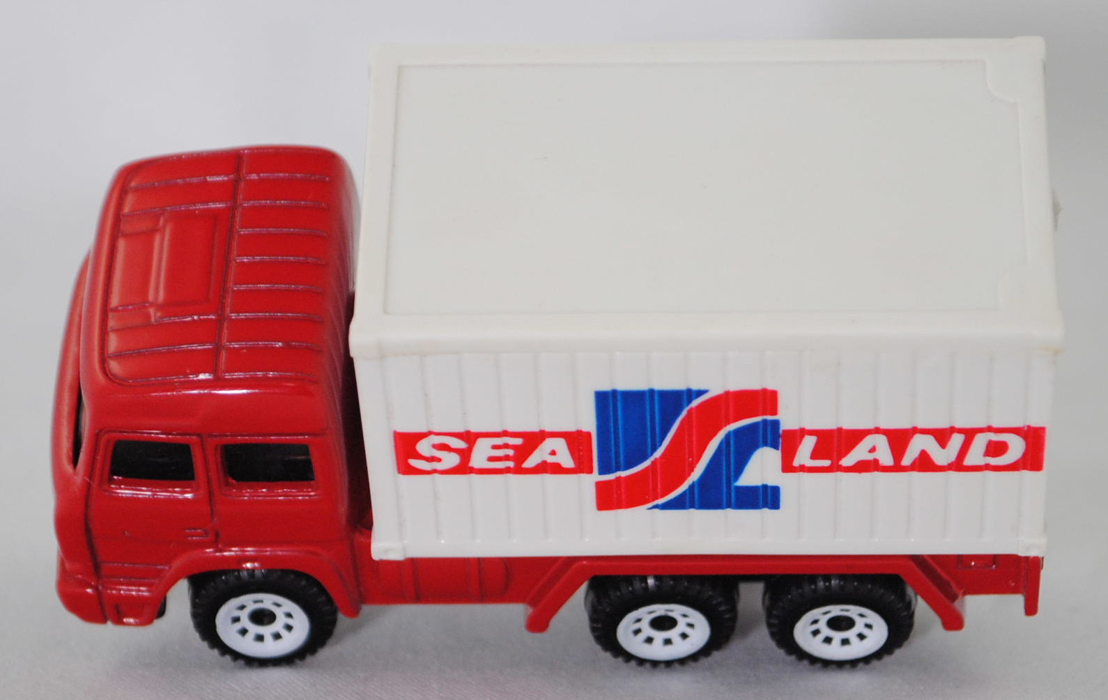 00001 Iveco TurboStar 240-36 6x2 (Modell 1987-1990) Container-Transporter, karminrot, Bpr. 0815 / 0816, C1 reinweiß, 1:86, Container reinweiß, SEA LAND, 1:121, SIKU SUPER, m